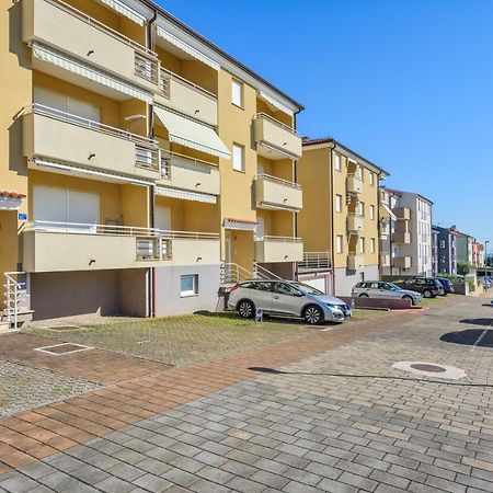 Flora House With Apartment Zambratija  Exterior foto